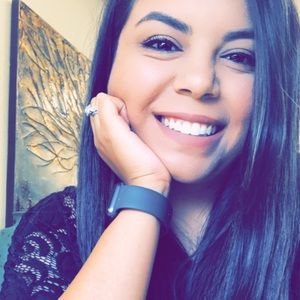 Meet your Posher, Alejandra